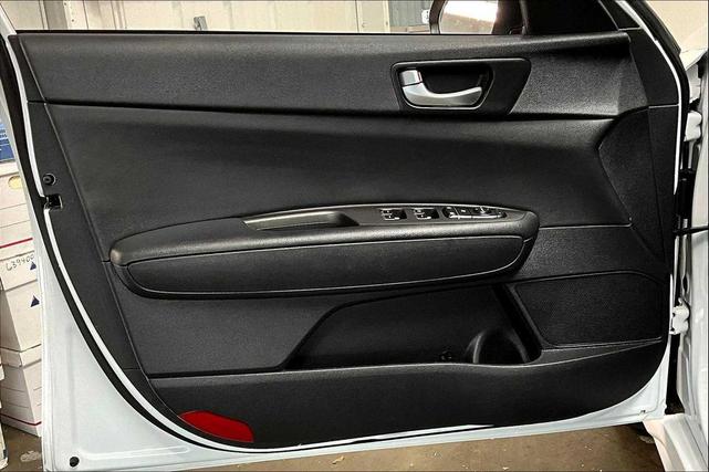 Photo of 2020 Snow White Pearl Kia Optima