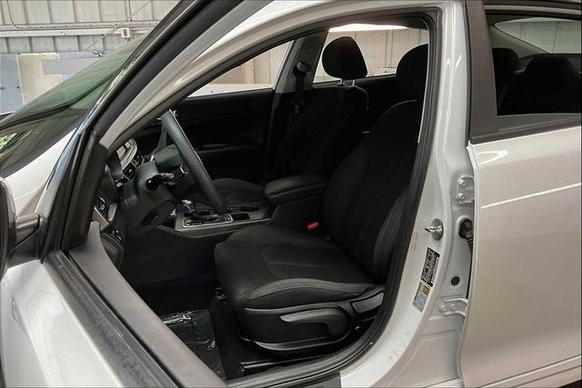 Photo of 2020 Snow White Pearl Kia Optima