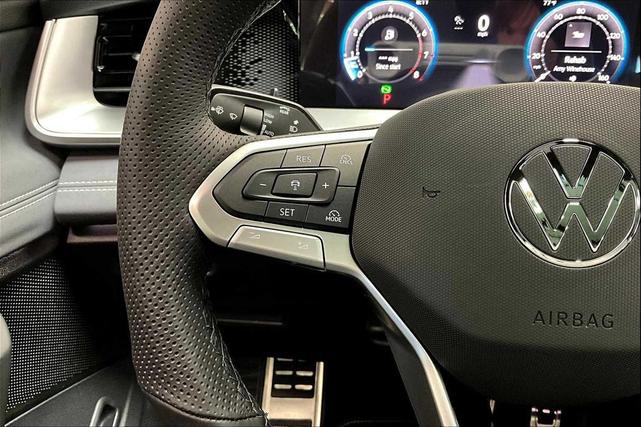 Photo of 2025 Opal White Pearl Volkswagen Tiguan