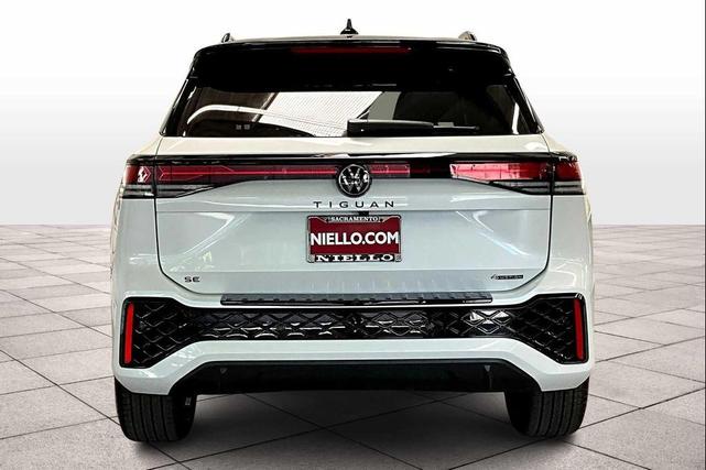 Photo of 2025 Opal White Pearl Volkswagen Tiguan