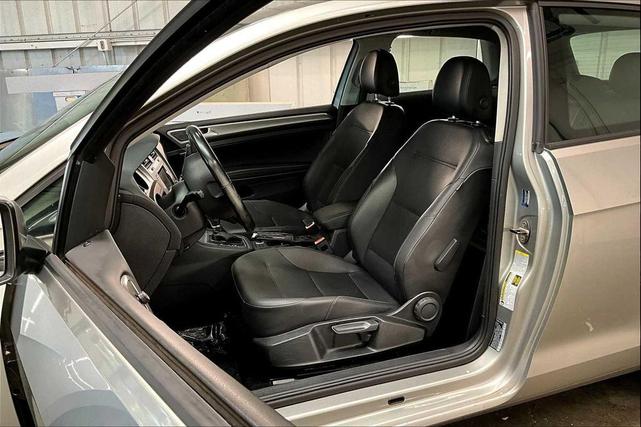 Photo of 2015 Tungsten Silver Metallic Volkswagen Golf