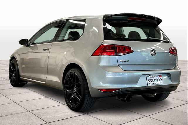 Photo of 2015 Tungsten Silver Metallic Volkswagen Golf