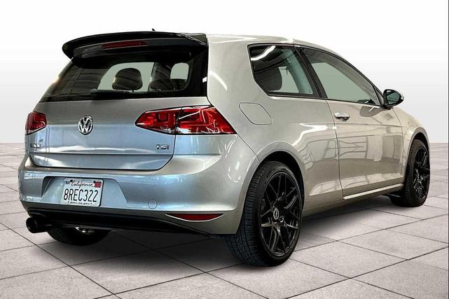 Photo of 2015 Tungsten Silver Metallic Volkswagen Golf