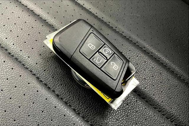 Photo of 2023 Opal White Pearl Volkswagen Tiguan