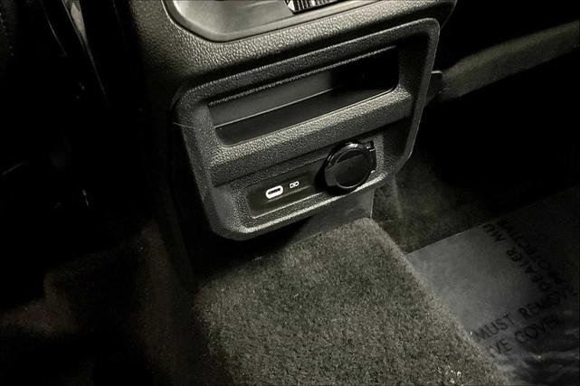 Photo of 2023 Opal White Pearl Volkswagen Tiguan