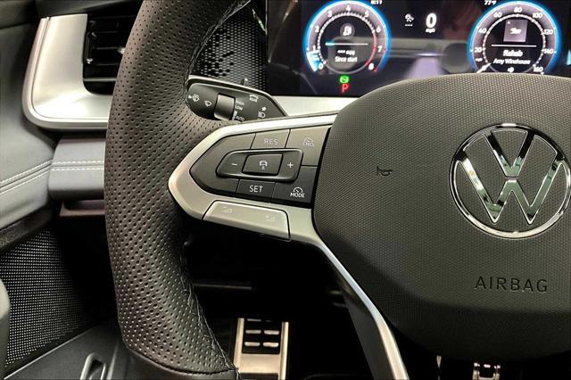 Photo of 2025 Opal White Pearl Volkswagen Tiguan