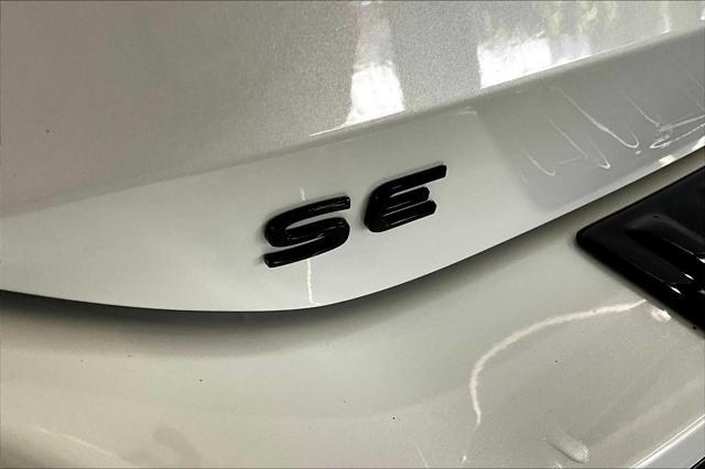 Photo of 2025 Opal White Pearl Volkswagen Tiguan