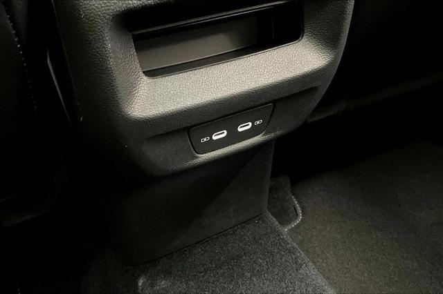 Photo of 2025 Opal White Pearl Volkswagen Tiguan