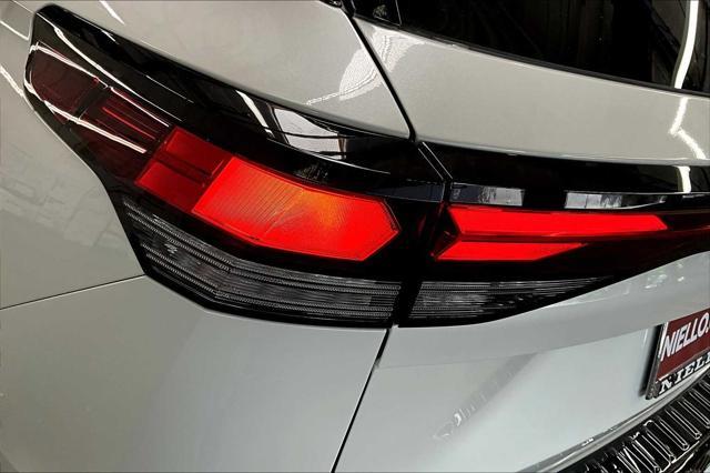 Photo of 2025 Opal White Pearl Volkswagen Tiguan