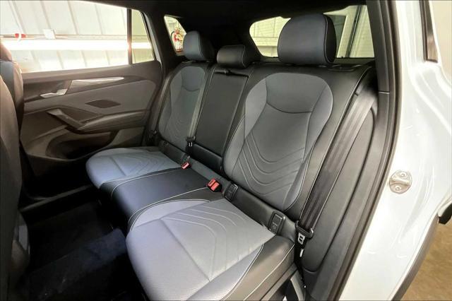 Photo of 2025 Opal White Pearl Volkswagen Tiguan