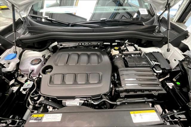 Photo of 2025 Opal White Pearl Volkswagen Tiguan