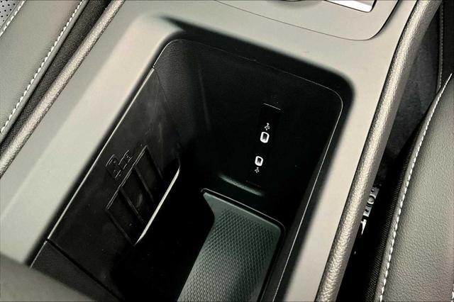 Photo of 2025 Opal White Pearl Volkswagen Tiguan