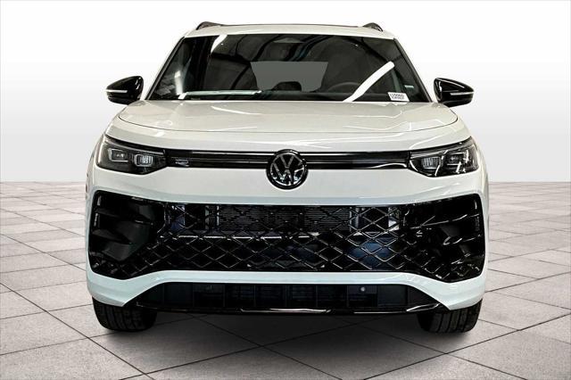 Photo of 2025 Opal White Pearl Volkswagen Tiguan