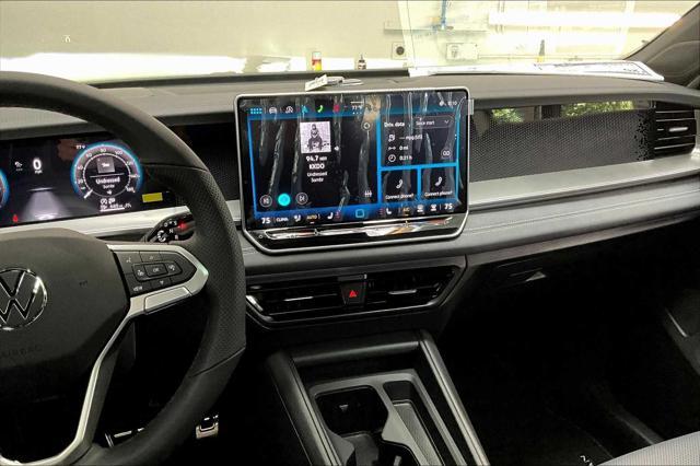 Photo of 2025 Opal White Pearl Volkswagen Tiguan