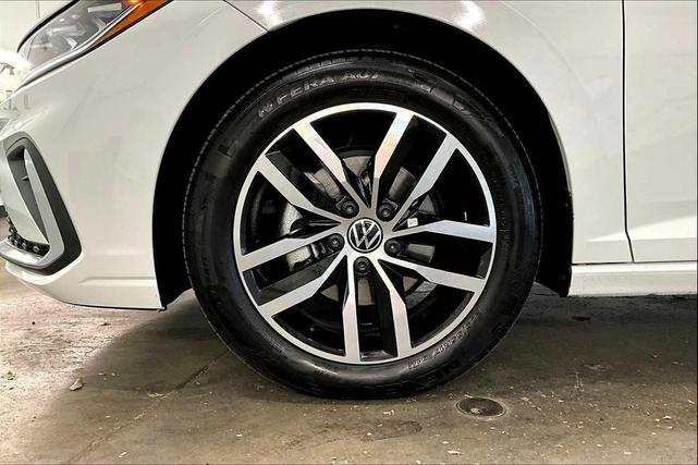 Photo of 2025 Opal White Pearl Volkswagen Jetta