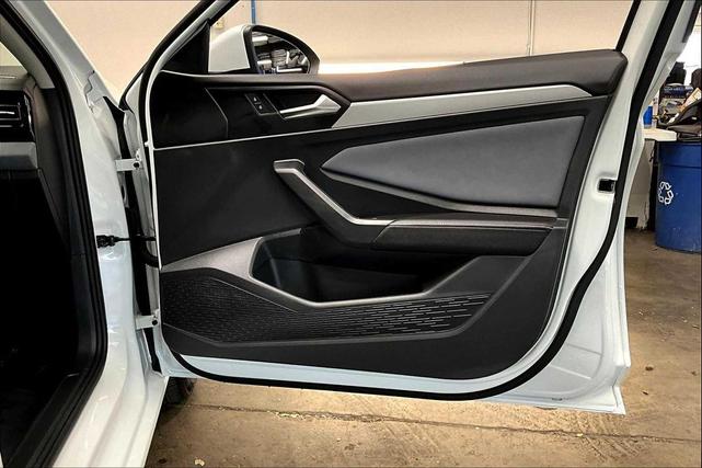 Photo of 2025 Opal White Pearl Volkswagen Jetta