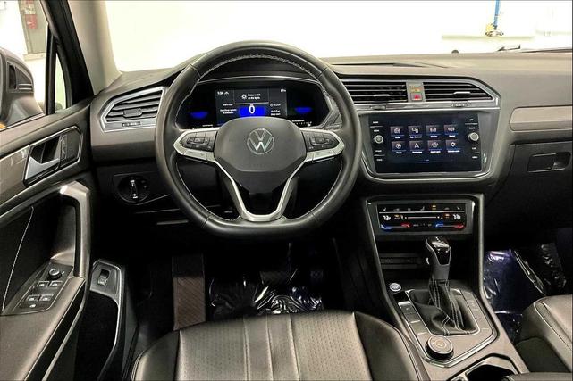 Photo of 2022 Platinum Gray Metallic Volkswagen Tiguan