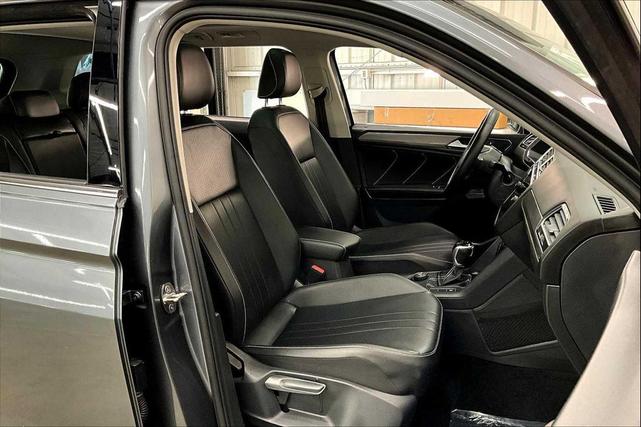 Photo of 2022 Platinum Gray Metallic Volkswagen Tiguan