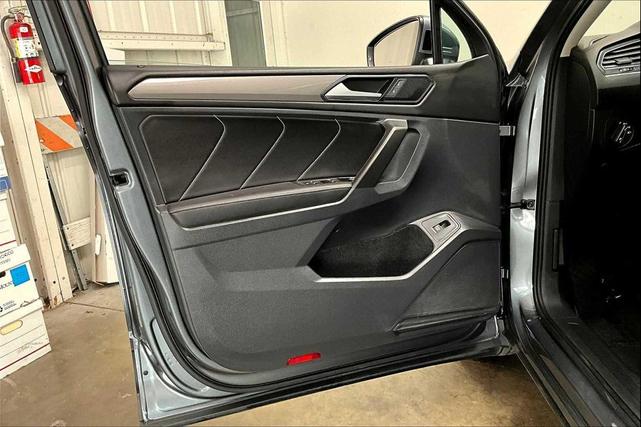 Photo of 2022 Platinum Gray Metallic Volkswagen Tiguan