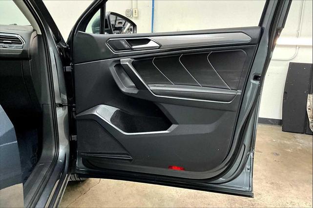 Photo of 2022 Platinum Gray Metallic Volkswagen Tiguan