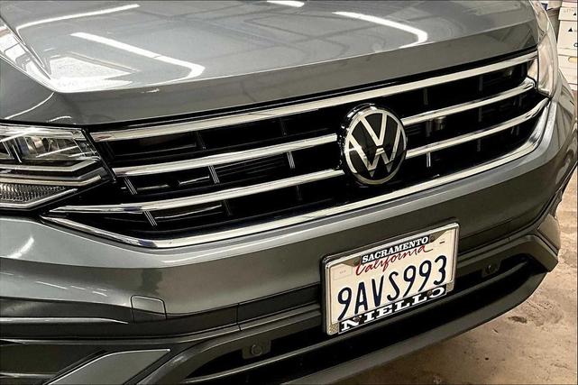 Photo of 2022 Platinum Gray Metallic Volkswagen Tiguan