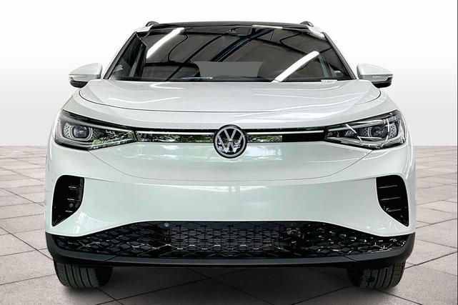Photo of 2025 opal white pearl Volkswagen ID.4