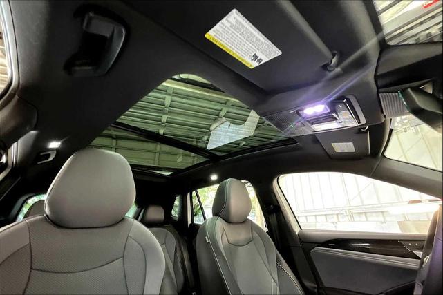 Photo of 2025 Opal White Pearl Volkswagen Tiguan