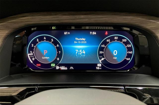 Photo of 2025 Opal White Pearl Volkswagen Atlas