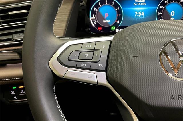 Photo of 2025 Opal White Pearl Volkswagen Atlas