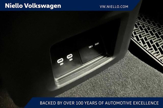 Photo of 2025 Deep Black Pearl Volkswagen Atlas