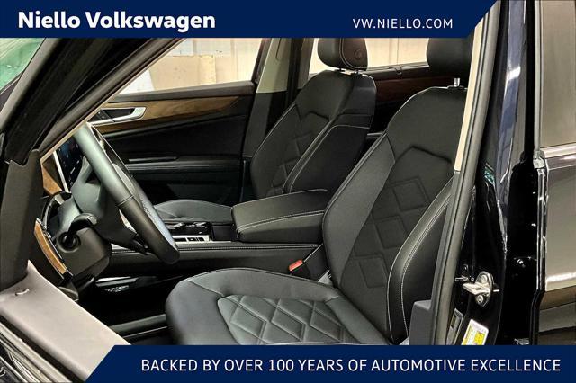 Photo of 2025 Deep Black Pearl Volkswagen Atlas