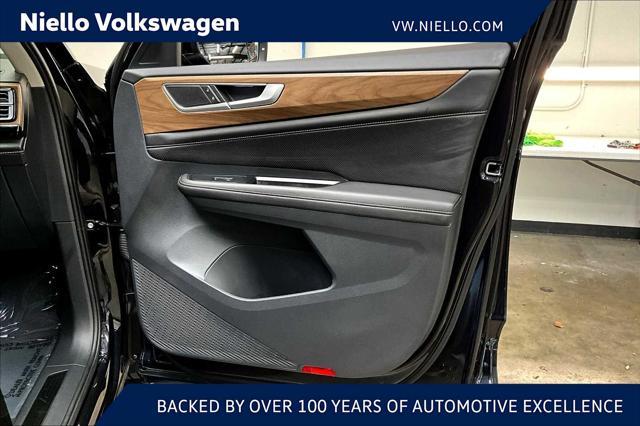 Photo of 2025 Deep Black Pearl Volkswagen Atlas