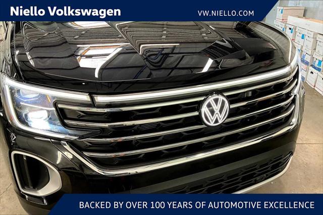 Photo of 2025 Deep Black Pearl Volkswagen Atlas