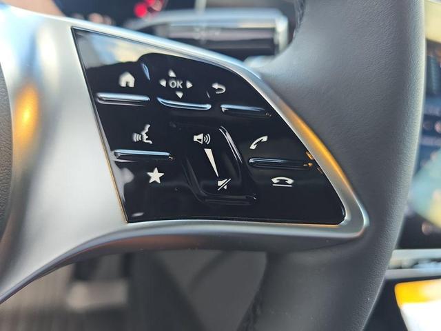 Photo of 2025 Polar White Mercedes-Benz GLC 350e