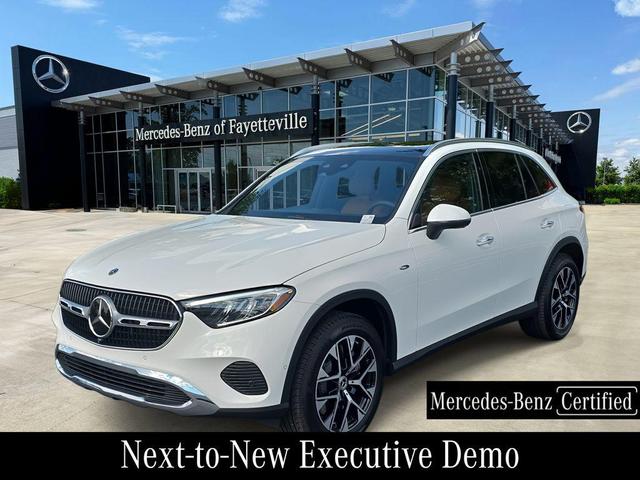 Photo of 2025 Polar White Mercedes-Benz GLC 350e