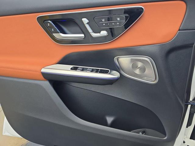 Photo of 2025 Polar White Mercedes-Benz GLC 350e
