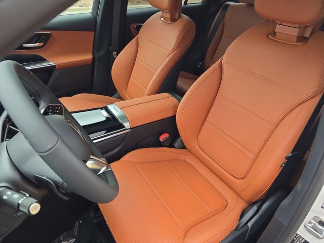 Photo of 2025 Polar White Mercedes-Benz GLC 350e