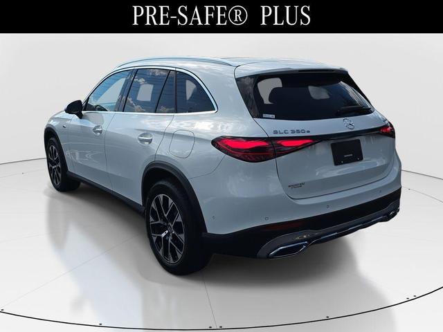 Photo of 2025 Polar White Mercedes-Benz GLC 350e
