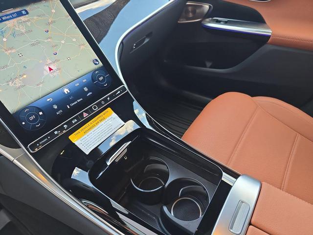 Photo of 2025 Polar White Mercedes-Benz GLC 350e