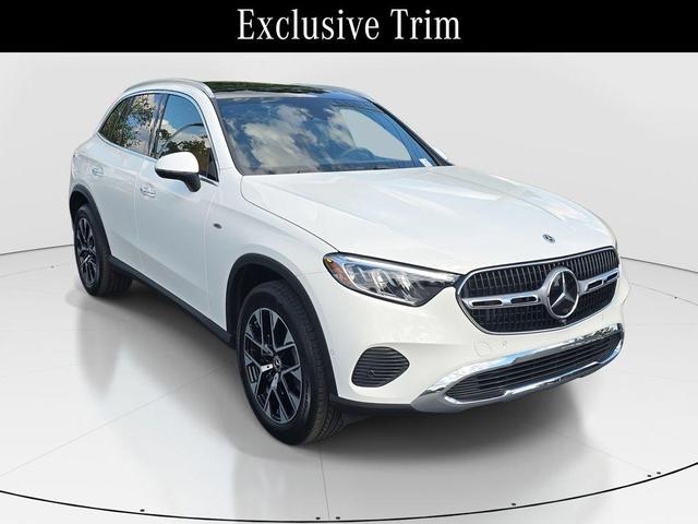Photo of 2025 Polar White Mercedes-Benz GLC 350e