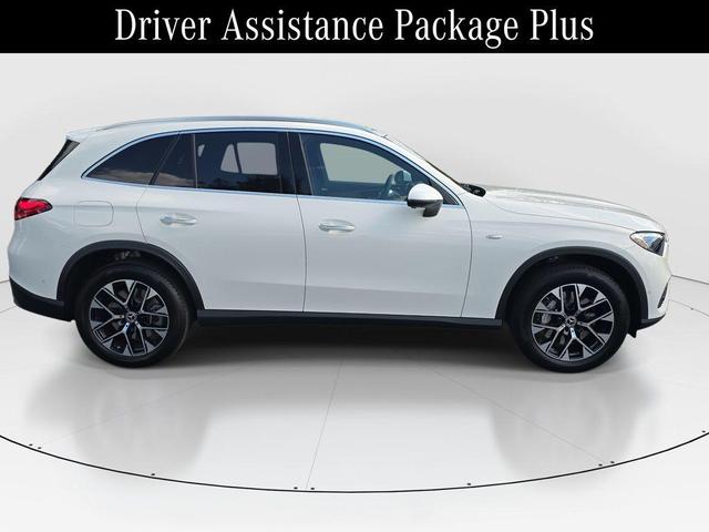 Photo of 2025 Polar White Mercedes-Benz GLC 350e