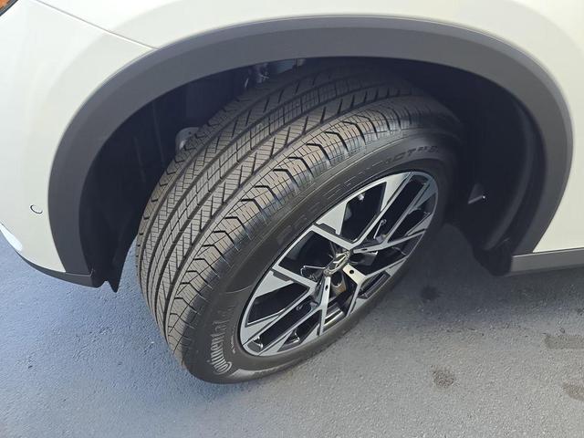 Photo of 2025 Polar White Mercedes-Benz GLC 350e