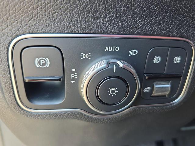 Photo of 2024 Black Mercedes-Benz GLB 250