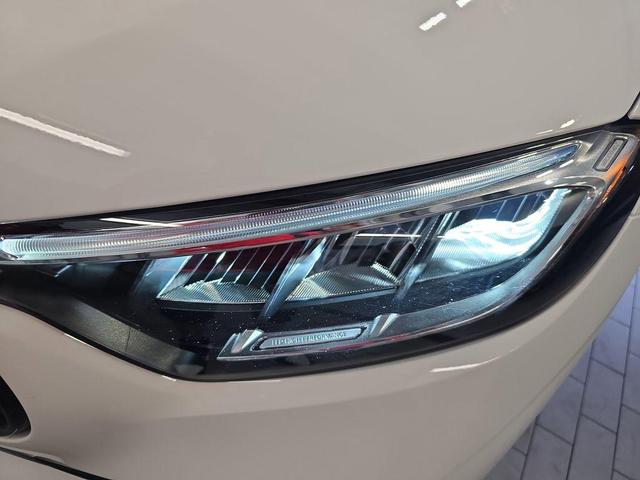 Photo of 2025 Polar White Mercedes-Benz GLC 350e