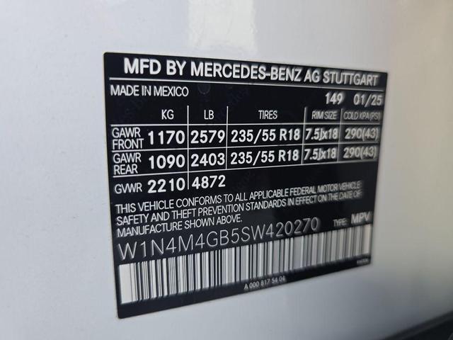 Photo of 2025 Polar White Mercedes-Benz GLB 250