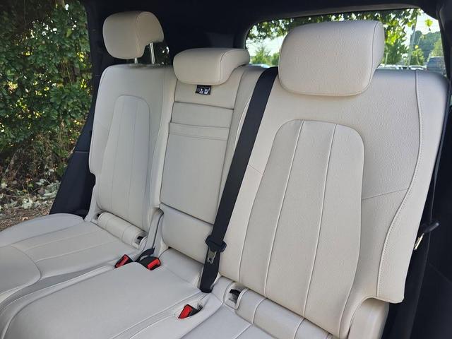 Photo of 2025 Polar White Mercedes-Benz GLB 250