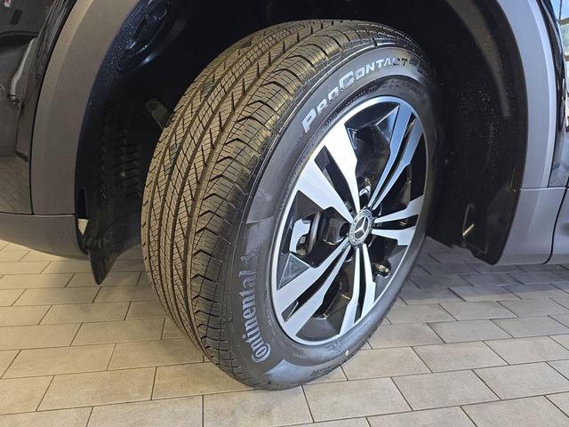 Photo of 2025 Midnight Black Mercedes-Benz GLB 250