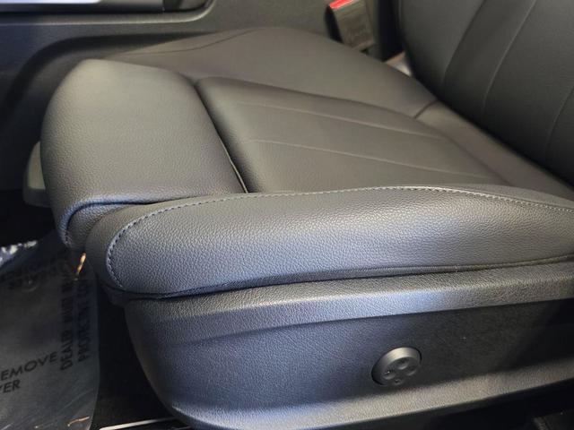 Photo of 2025 Midnight Black Mercedes-Benz GLB 250