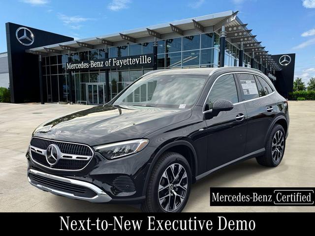 Photo of 2025 Obsidian Black Metallic Mercedes-Benz GLC 350e