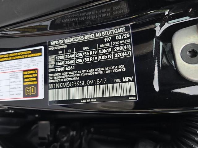 Photo of 2025 Obsidian Black Metallic Mercedes-Benz GLC 350e
